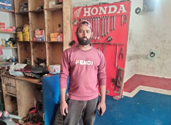 Qamar Abbas 